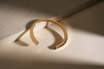 Pulvis Art Urns Cremation Bracelet  – Elegance | Stainless Steel | Memorial Jewelry | Brass Finish